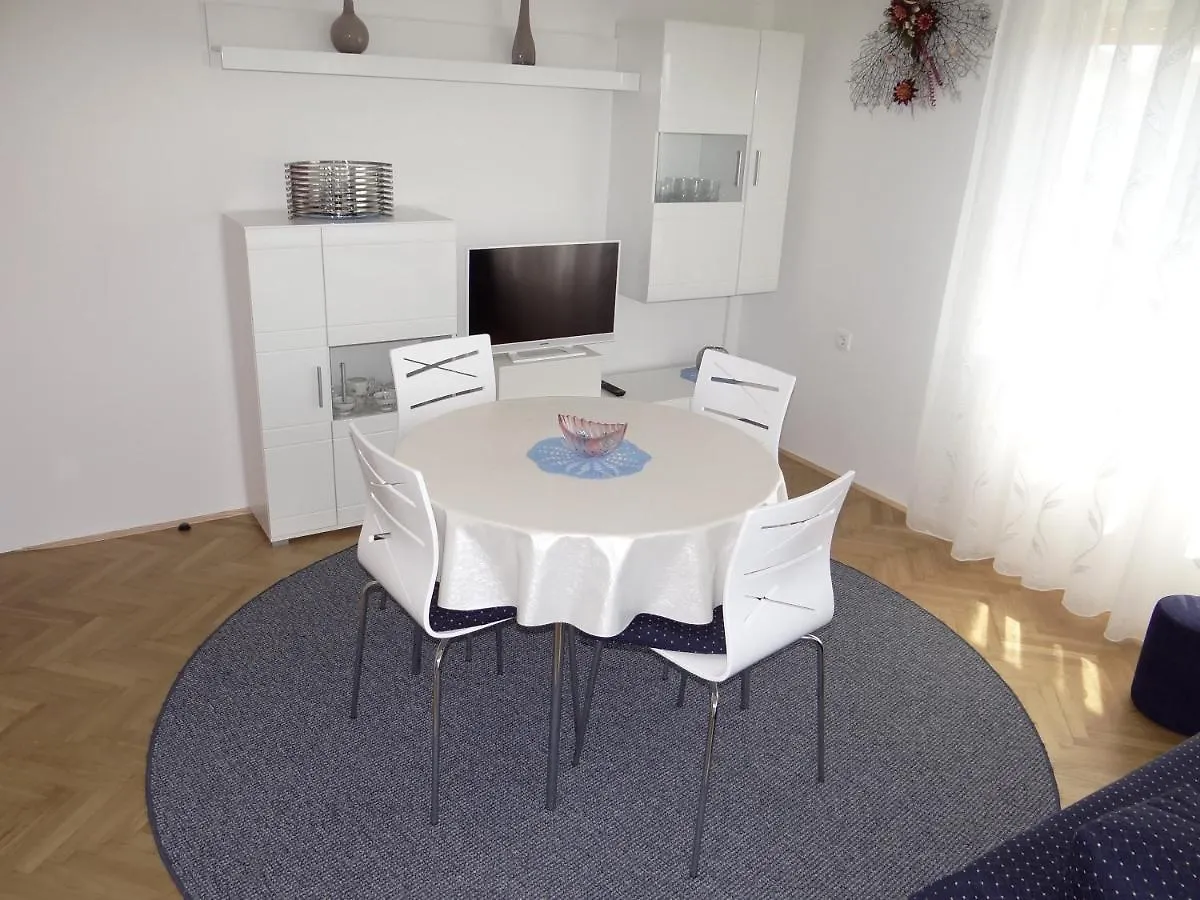 Apartment Marohnic Malinska 0*,  Croatia